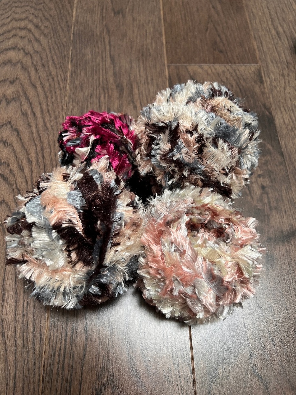 lot of 423g novelty eyelash yarn